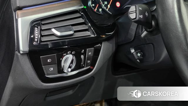 BMW 5 Series (G30) id 4978201 из Кореи 7