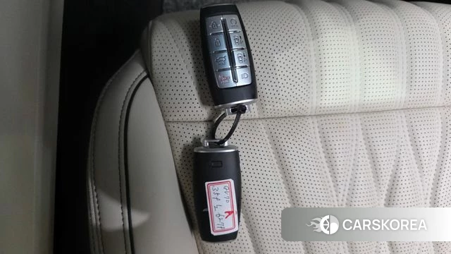 Genesis GV70 id 4951305 из Кореи 7