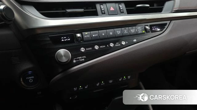 Lexus ES300h 7th generation id 5047503 из Кореи 7