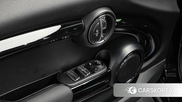 Mini Cooper S Convertible id 4941490 из Кореи 7