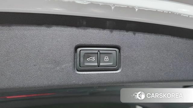 Audi Q4 e-Tron (F4) id 4985720 из Кореи 7