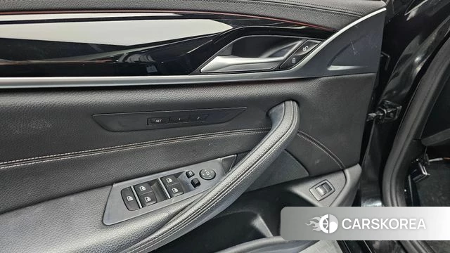 BMW 5 Series (G30) id 5014004 из Кореи 7