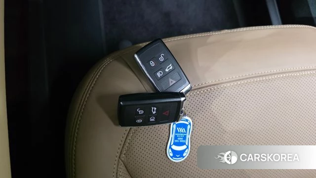 Land Rover Defender (L663) id 5011109 из Кореи 7