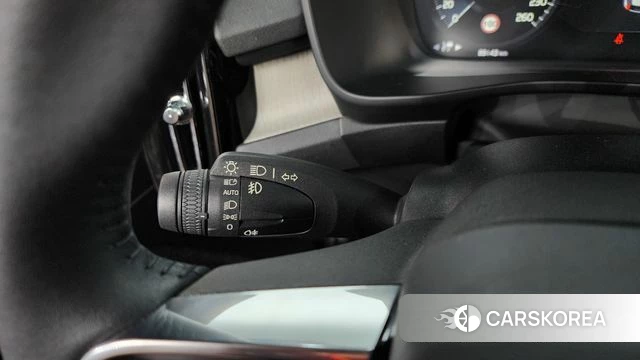 Volvo XC40 id 4625945 из Кореи 8