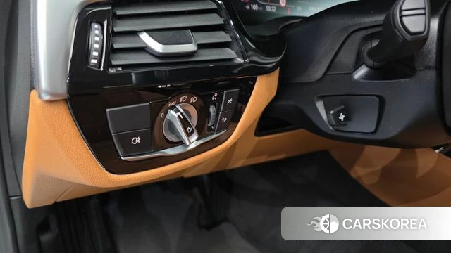 BMW 5 Series (G30) id 5035000 из Кореи 7