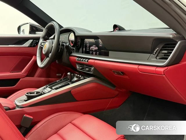 Porsche 911(992) id 4943669 из Кореи 7