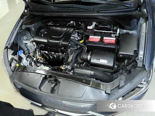 Hyundai Avante AD id 5031192 из Кореи 8