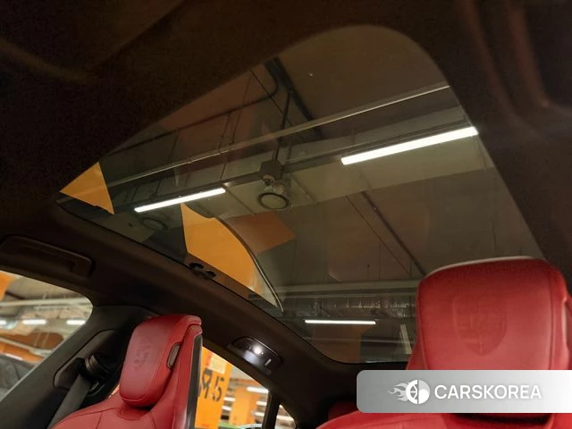 Porsche Taycan id 4936769 из Кореи 8