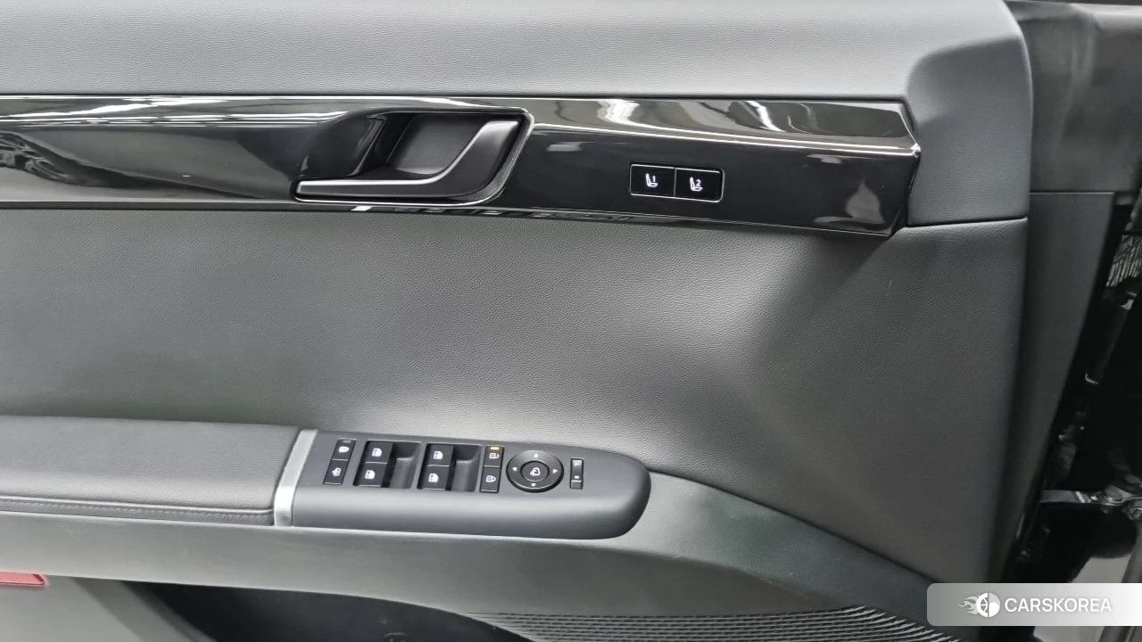 Hyundai Grandeur (GN7) id 5026987 из Кореи 8