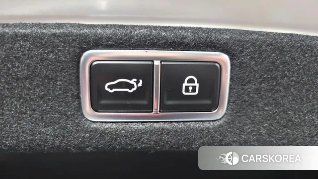 Hyundai Grandeur Hybrid (GN7) id 5021093 из Кореи 8