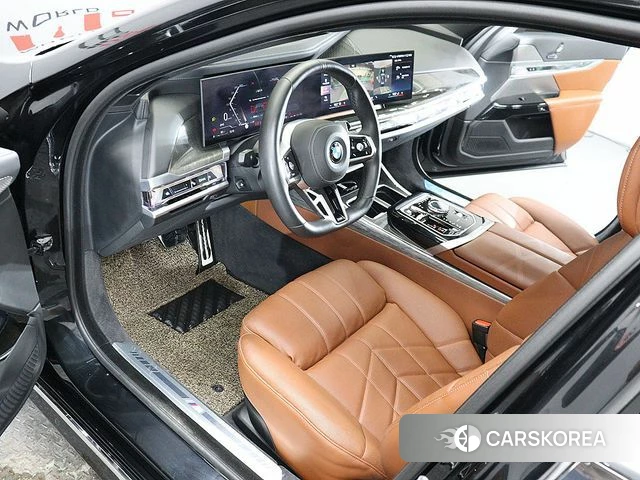 BMW 7 Series (G70) id 5000614 из Кореи 8