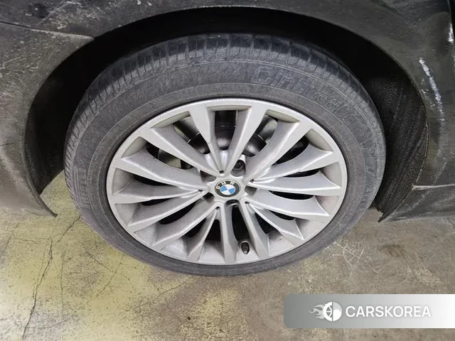 BMW 5 Series (G30) id 3752506 из Кореи 8
