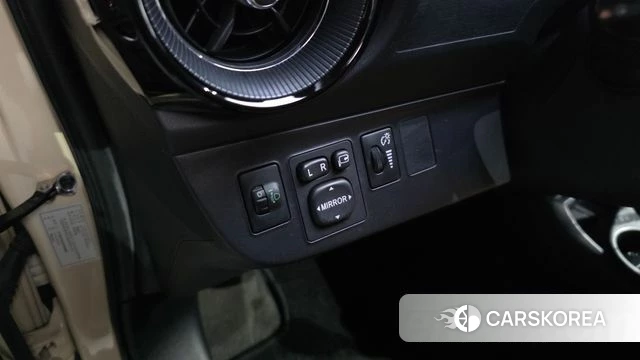 Toyota Prius C id 4952866 из Кореи 8