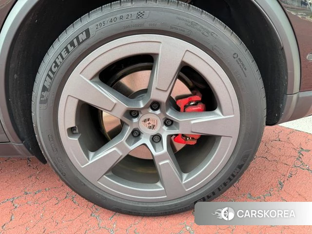 Porsche Makan EV id 4757106 из Кореи 8