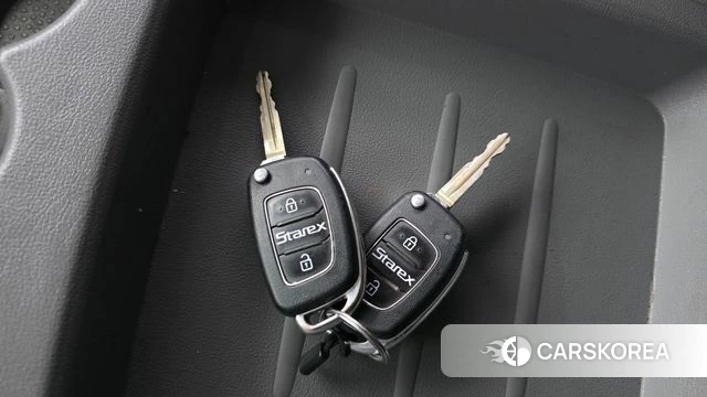 Hyundai The New Grand Starex id 5013647 из Кореи 8
