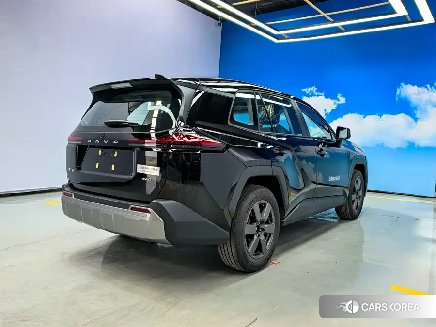 Новый Toyota RAV4 2026 Черный из Китая, фото 2