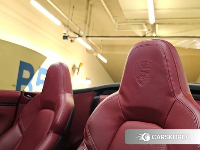 Porsche 911(992) id 5022522 из Кореи 8