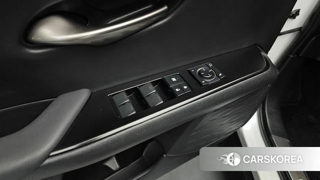 Lexus UX300e id 4905858 из Кореи 8