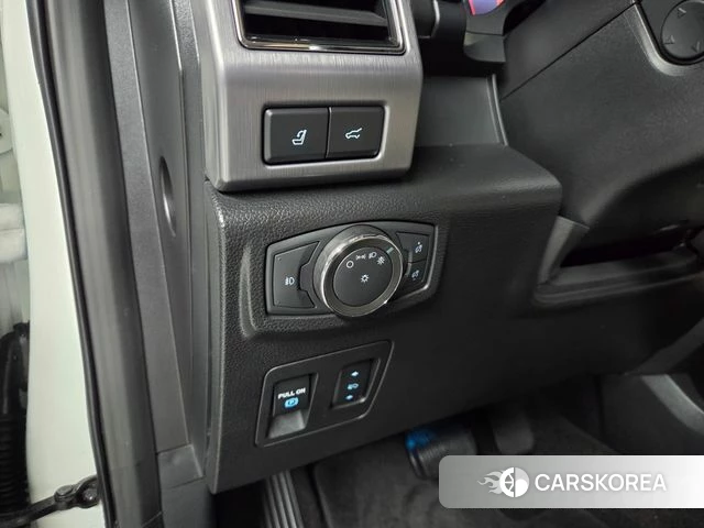 Ford Expeditation id 4992349 из Кореи 8