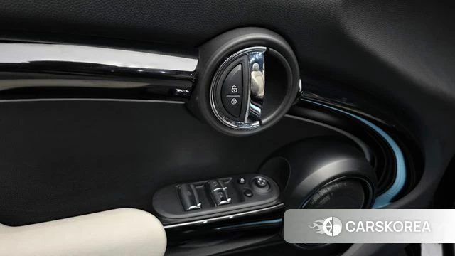 Mini Cooper S Convertible id 4965385 из Кореи 8