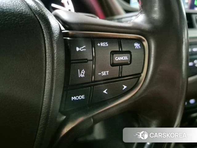 Lexus ES300h 7th generation id 5017772 из Кореи 8