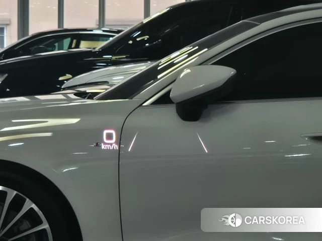 Audi Q4 e-Tron (F4) id 4979962 из Кореи 8