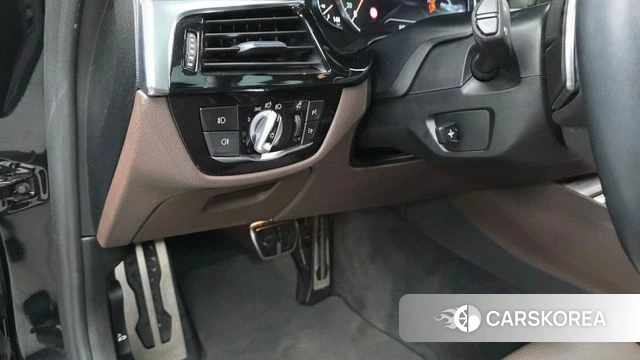 BMW 5 Series (G30) id 5042196 из Кореи 8