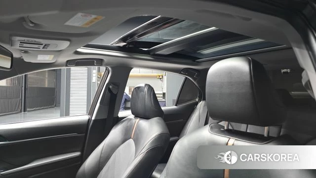 Toyota Camry (XV70) id 5048119 из Кореи 8