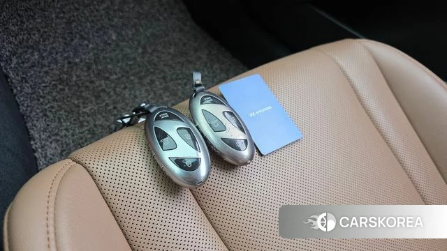 Hyundai Grandeur (GN7) id 4957697 из Кореи 8