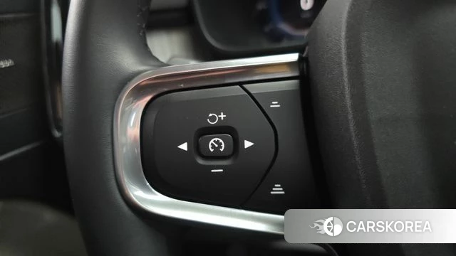 Volvo XC40 id 5045724 из Кореи 8