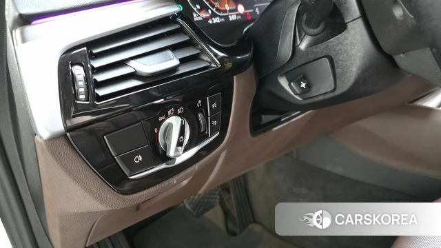 BMW 5 Series (G30) id 5018067 из Кореи 8