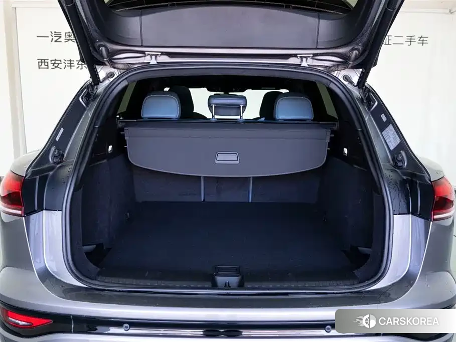 Audi Q6L id 4583853 из Китая 8