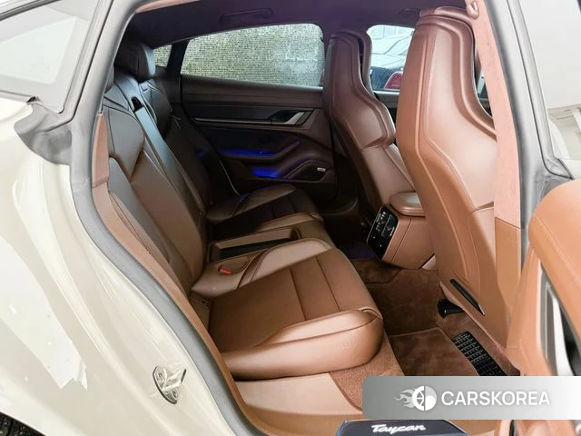 Porsche Taycan id 4518076 из Кореи 8