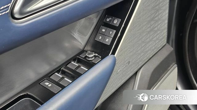 Land Rover Range Rover Velar id 4998682 из Кореи 8