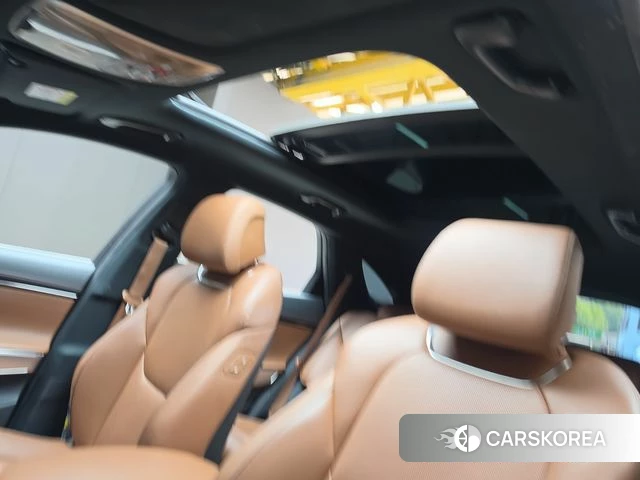 Genesis GV70 id 4958424 из Кореи 8