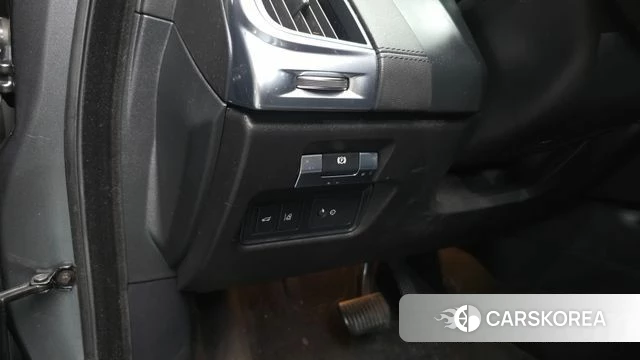Jaguar E-PACE id 5023716 из Кореи 8
