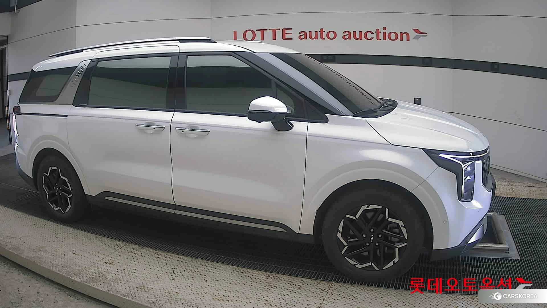 Kia Carnival id 4990050 из Кореи 8