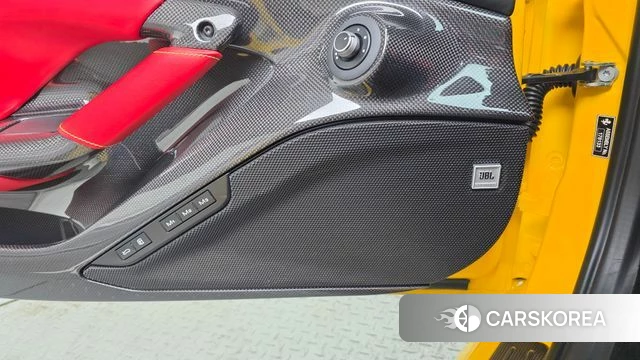 Ferrari F8 Tributo id 4855702 из Кореи 8
