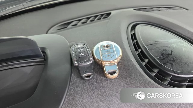 Mini Cooper S Convertible id 4976500 из Кореи 8