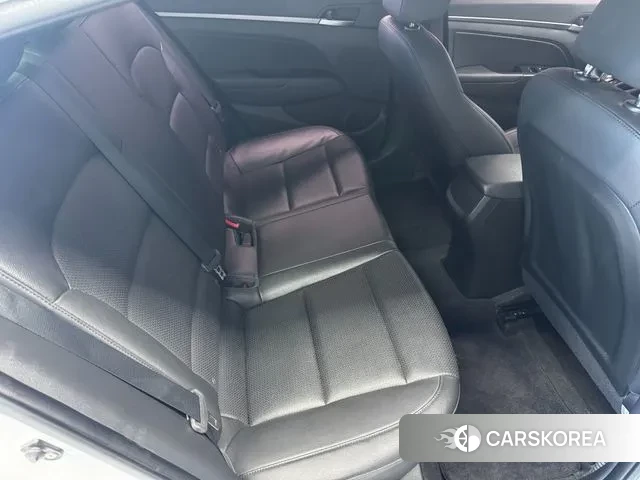 Hyundai Avante AD id 3345225 из Кореи 8