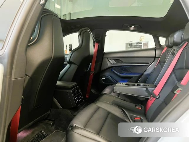 Porsche Taycan id 4746139 из Кореи 8