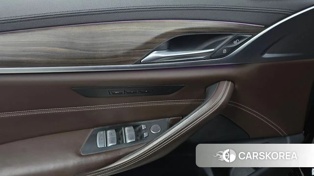 BMW 5 Series (G30) id 4952527 из Кореи 8