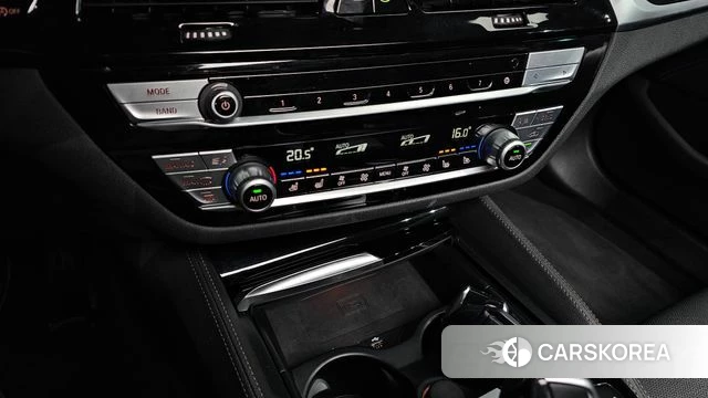 BMW 5 Series (G30) id 4977240 из Кореи 8