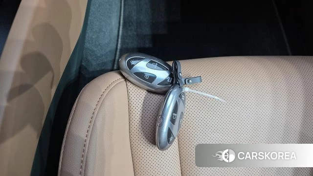 Hyundai Grandeur (GN7) id 4935334 из Кореи 8