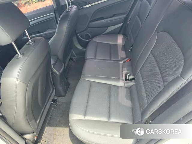 Hyundai Avante AD id 4689497 из Кореи 8
