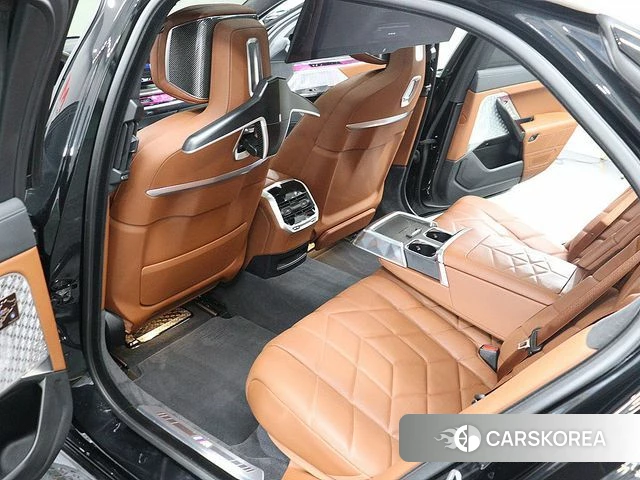 BMW i7 (G70) id 4655998 из Кореи 8