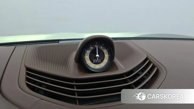 Porsche Taycan id 4980153 из Кореи 8