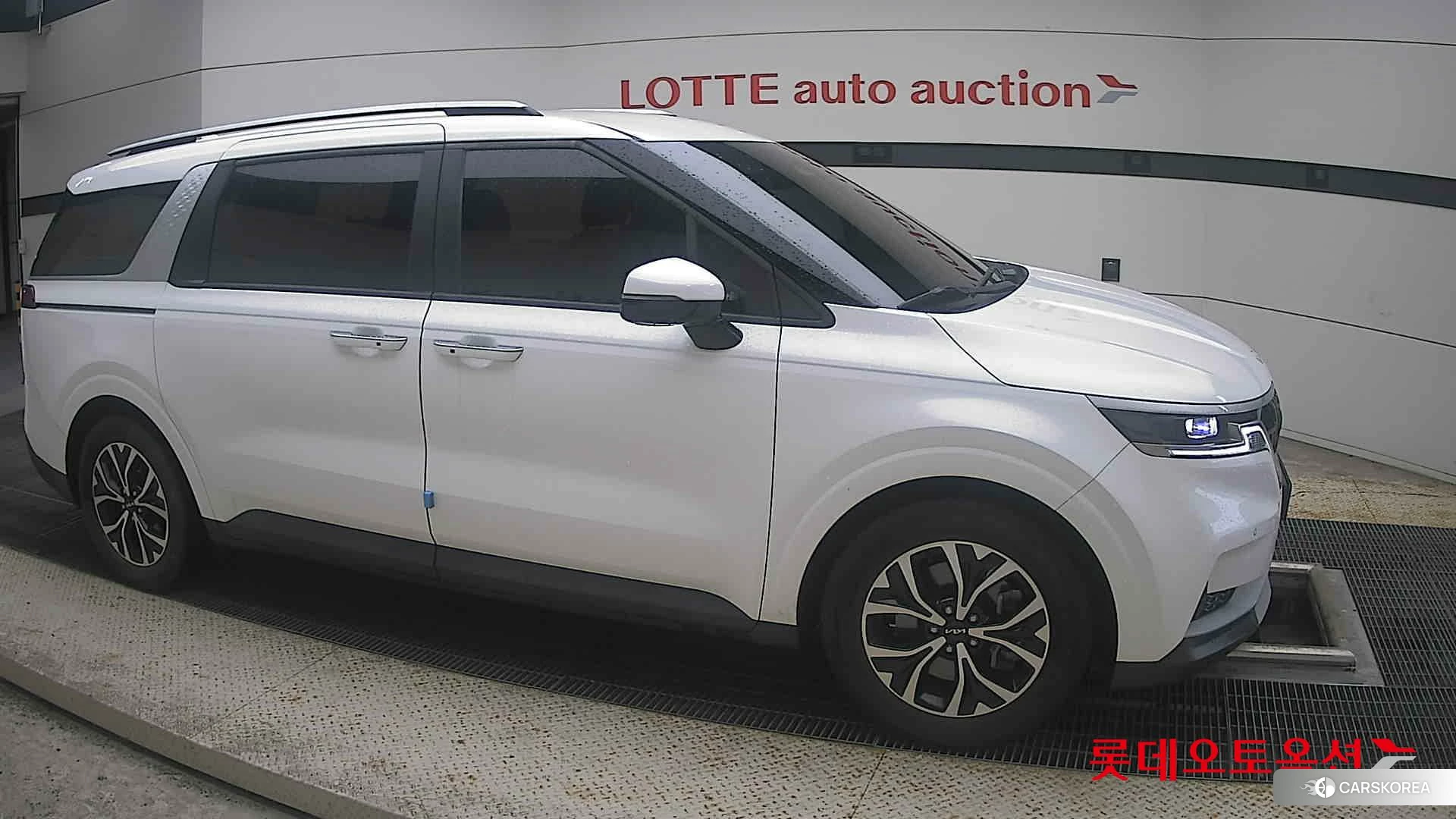Kia Carnival id 4984730 из Кореи 8