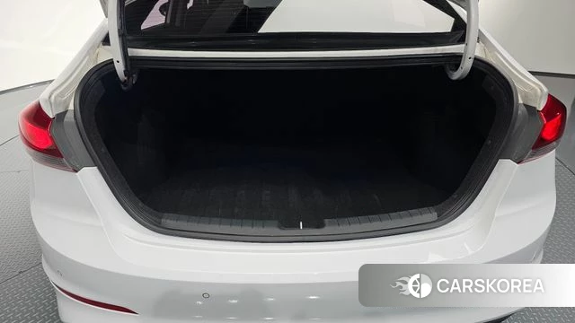 Hyundai Avante AD id 5029347 из Кореи 8