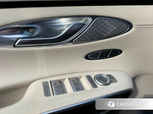 Genesis GV70 id 5040128 из Кореи 8